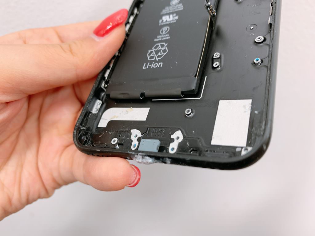 iPhone7 ドック 詰まり 充電器 充電口 スマホ