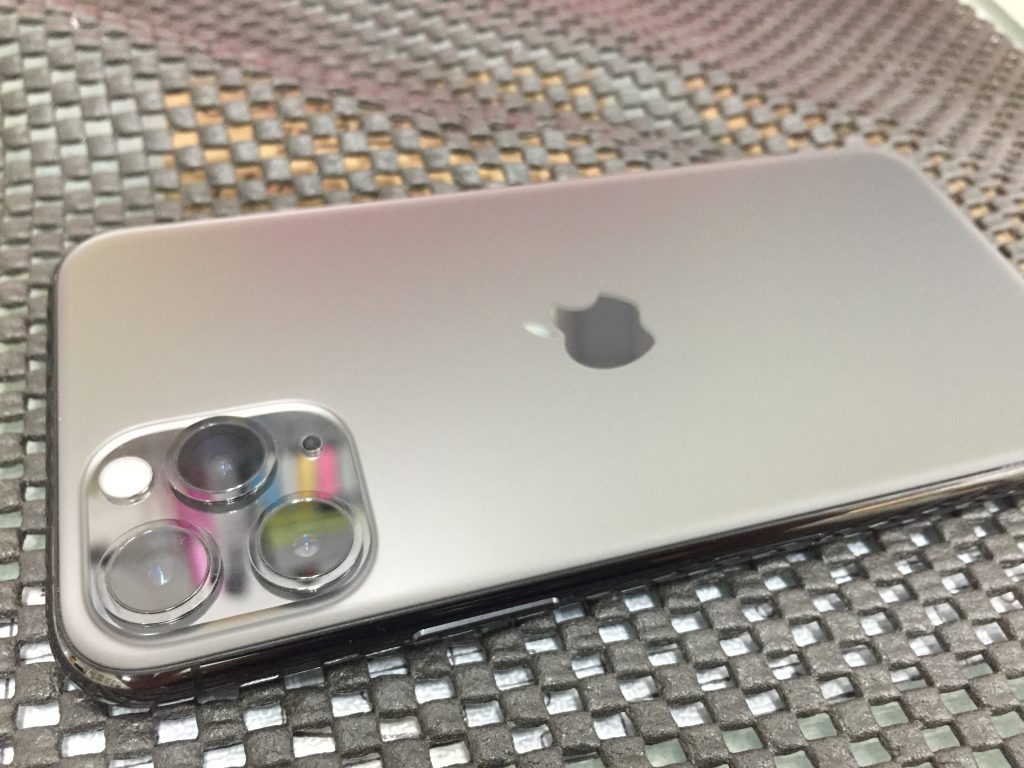 iPhone11Pro ガラスコーティング 割れ対策 背面 ガラス 高槻 大阪 スマホスピタル高槻店