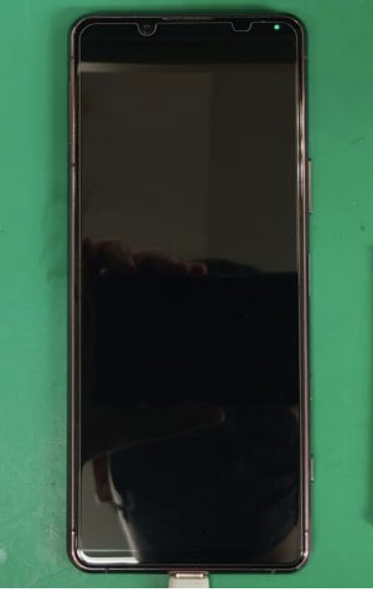 画面修理後にきれいになったXperia5 IIの端末写真