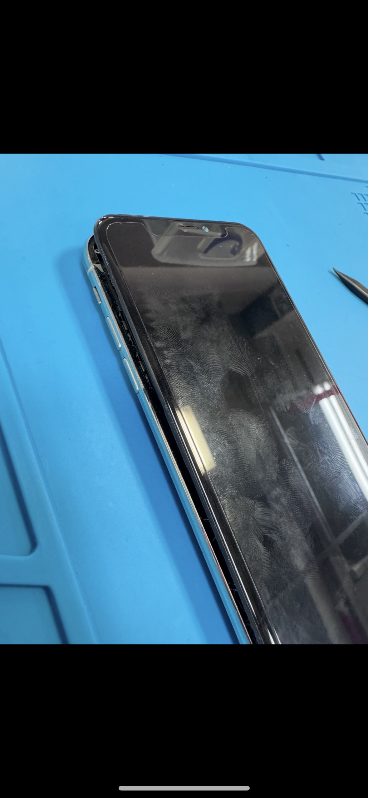 修理前(iPhone12Proの電源がつかない)