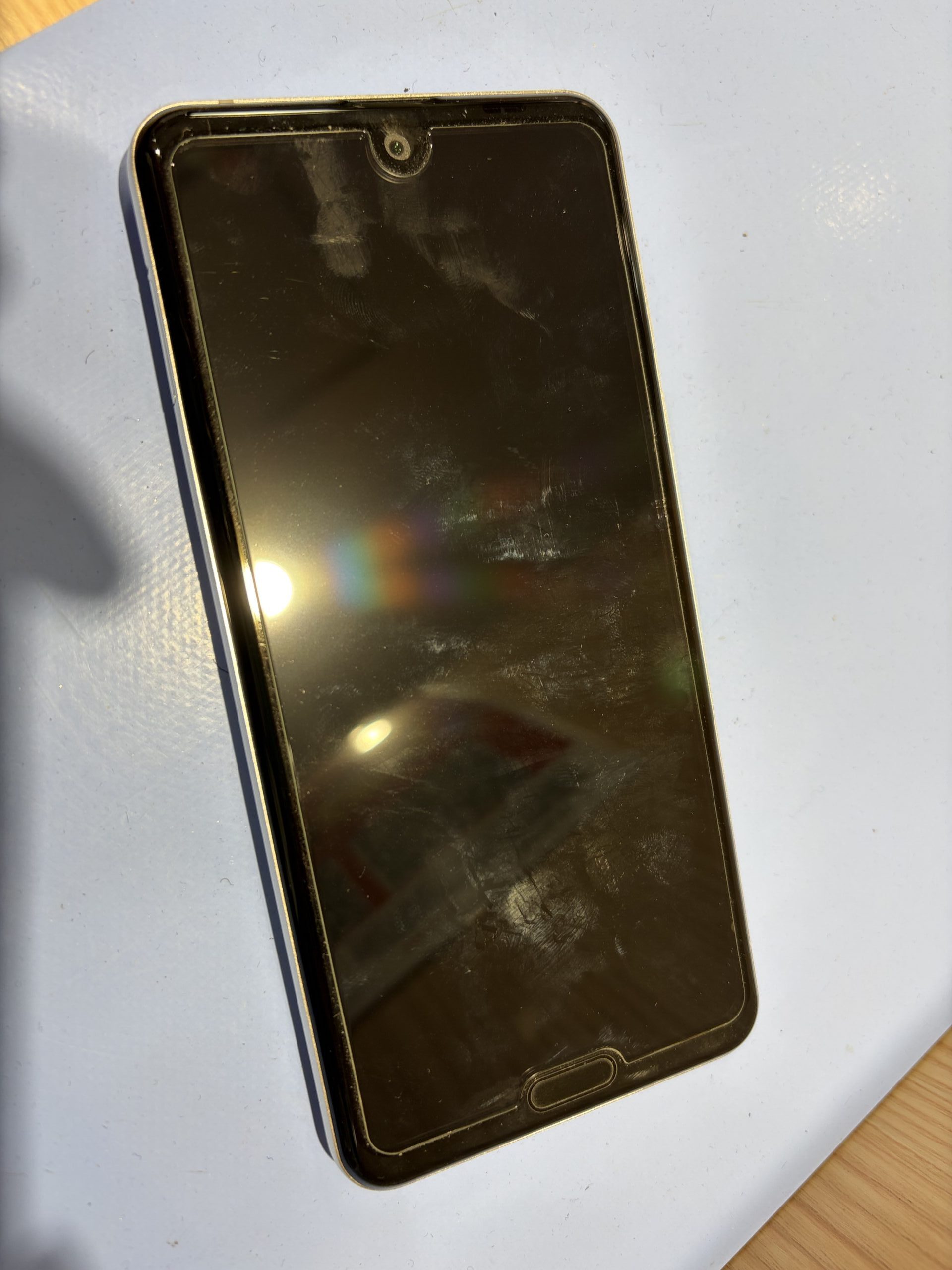 充電ドックコネクタが使えなくなったAQUOS R3