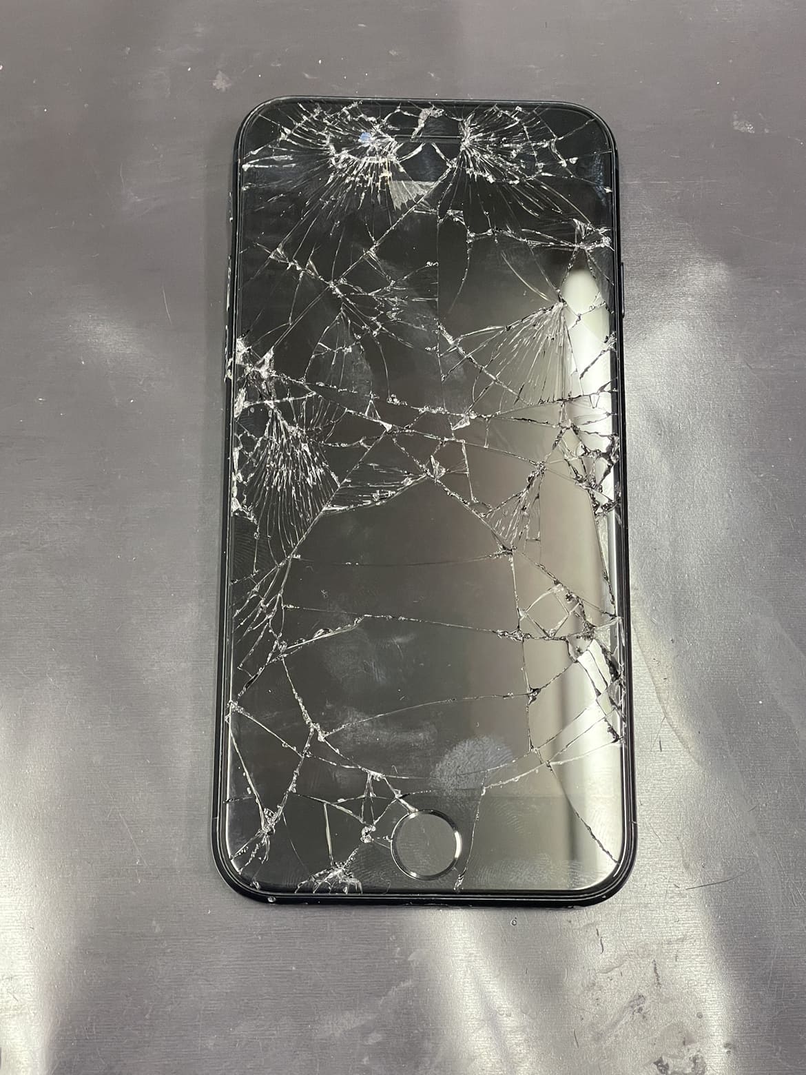 iPhoneSE3　画面交換前