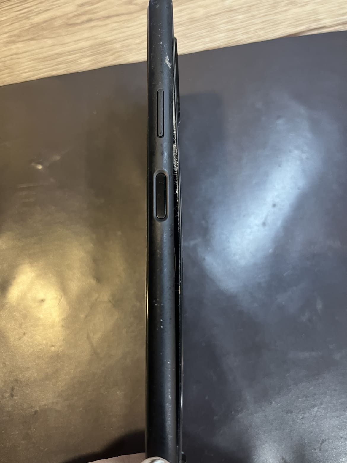 Xperia 10Ⅱのバッテリー交換
