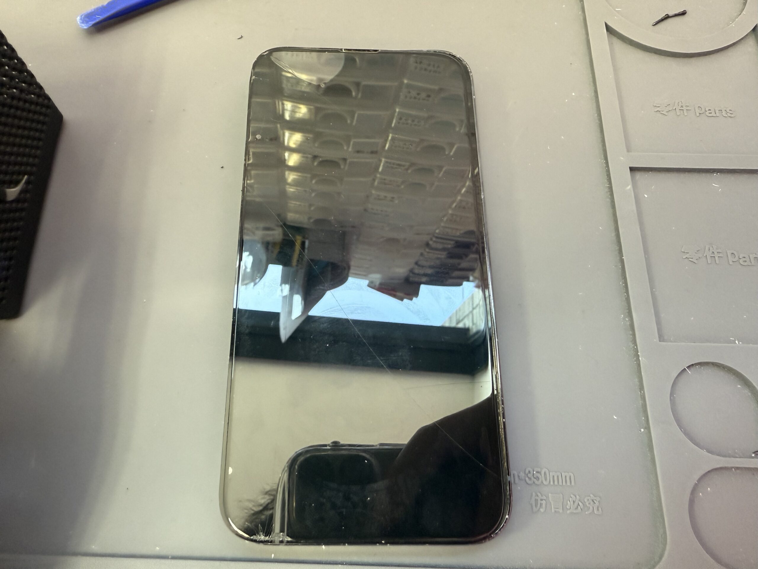 修理前(水没したiPhone13Pro)