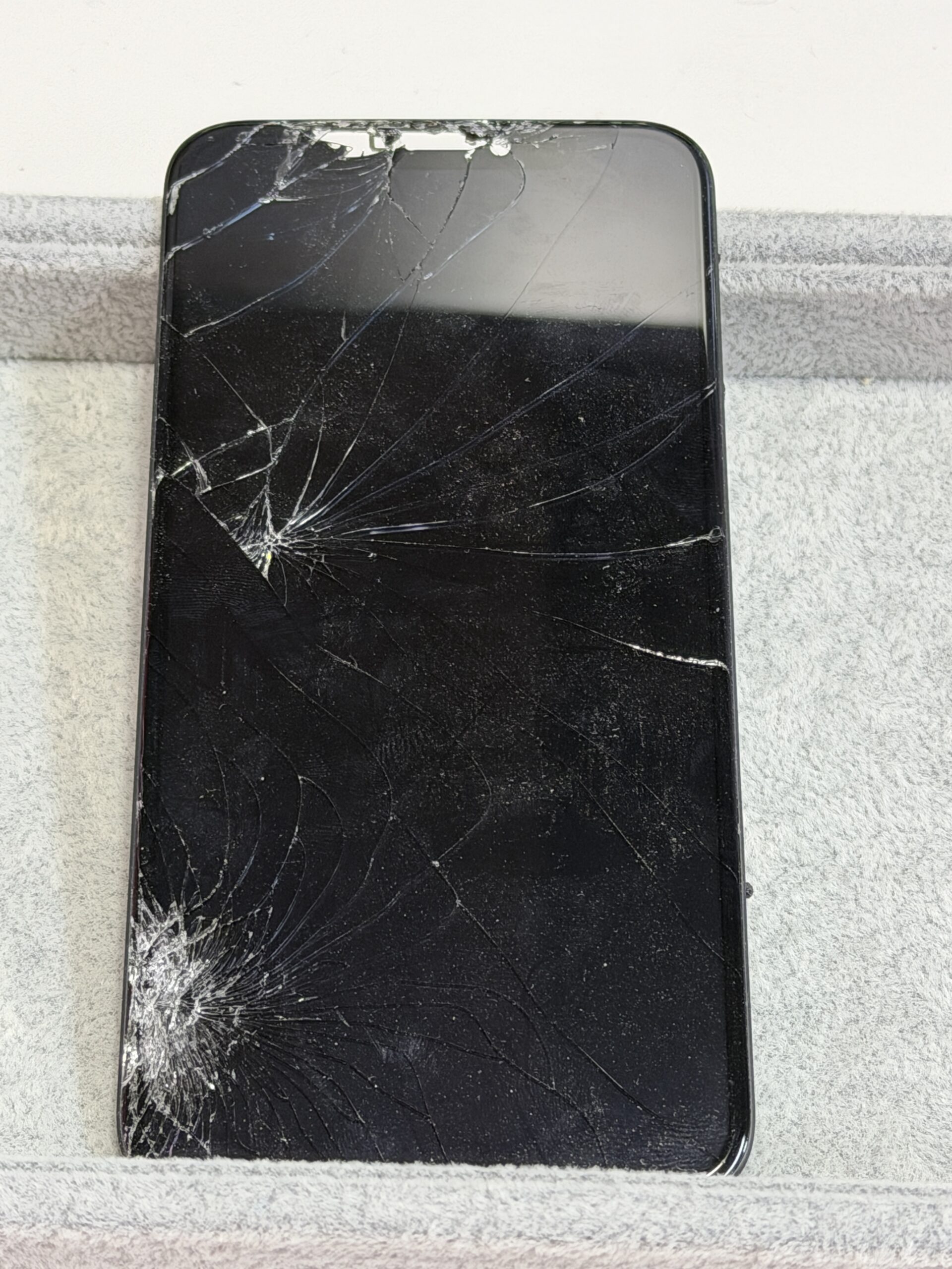 画面修理前